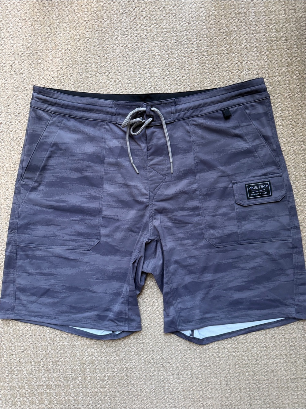 ANETIC Men's Roam Tech Shorts- grey camouflage Size 36